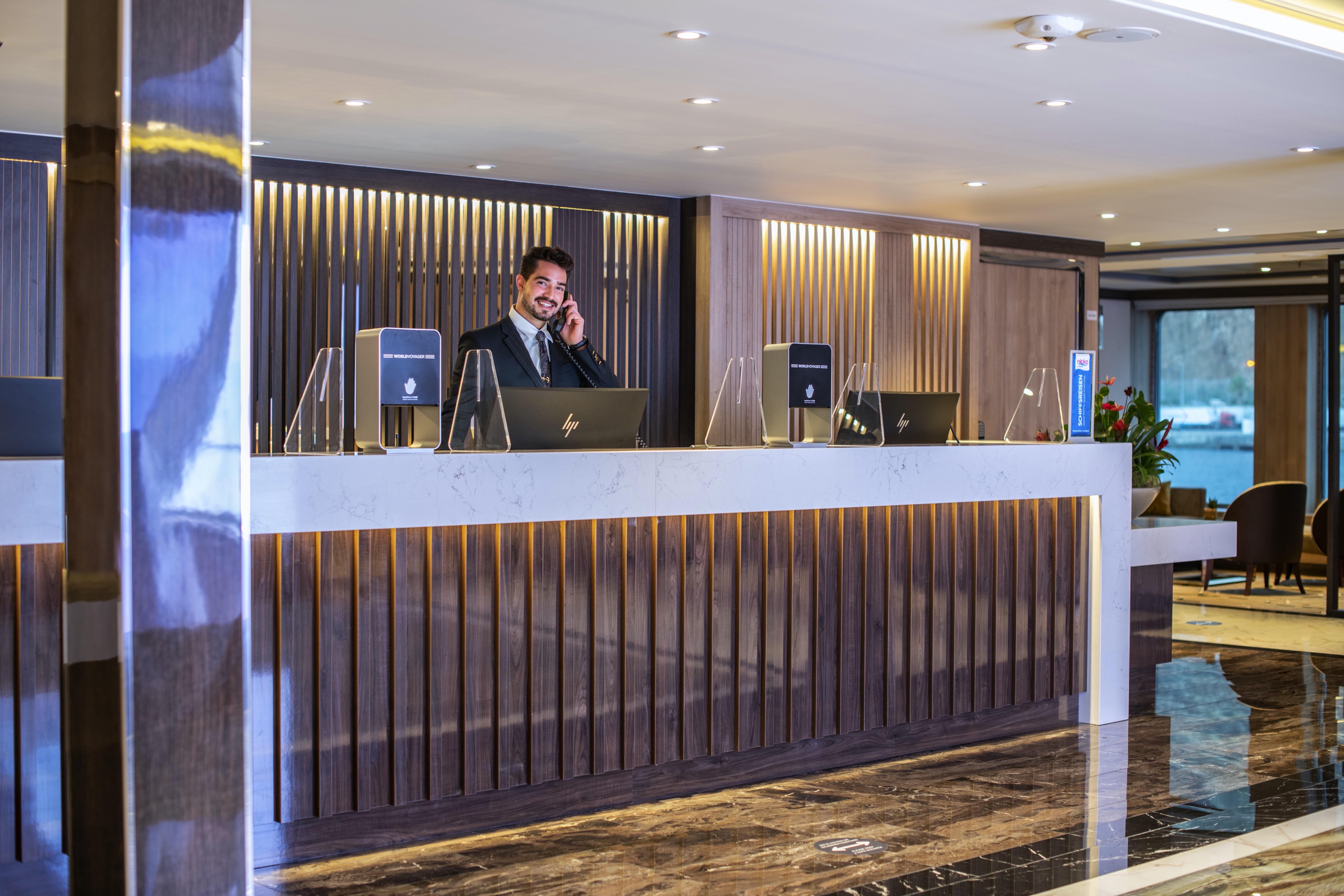 Reception on World Voyager